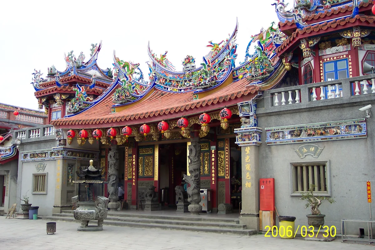 嘉義縣番路鄉半天岩紫雲寺
