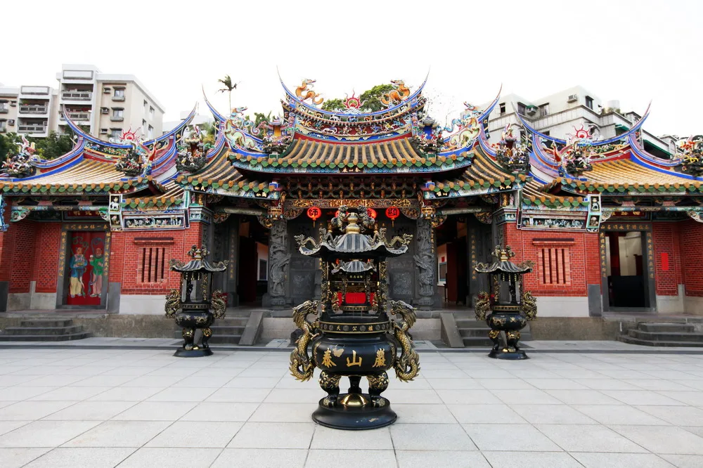 財團法人新北市泰山巖